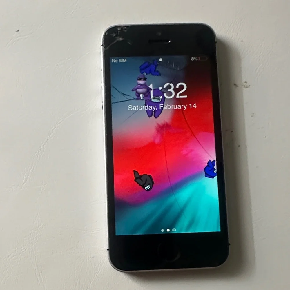Apple iPhone - Black and Silver on iOS 12.2 jailbreak